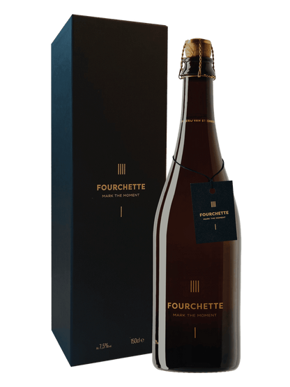Dunkle Bierflasche Fourchette Grand Cru mit goldener Schrift und edler schwarzer Geschenkbox.